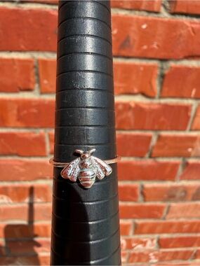 Silver Bee Ring - Women Jewelry